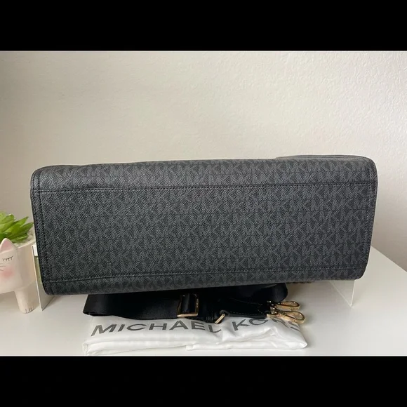 MICHAEL KORS LARGE BLACK TOTE BAG - Picture 6 of 9